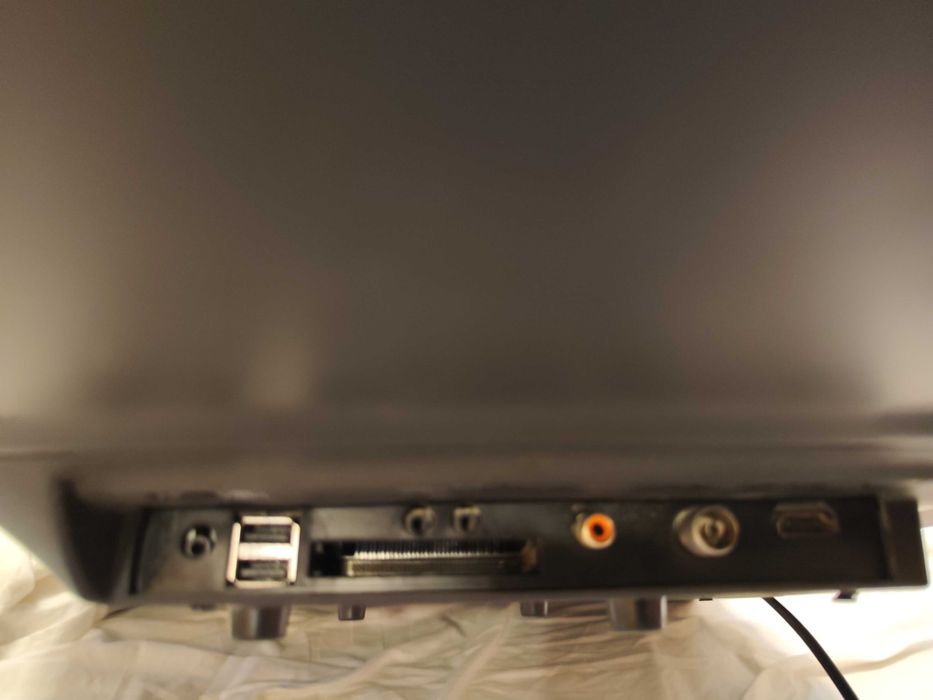 Тв Ариели 32инча смарт има говор,няма картина25€,,лаптоп HP255,35€