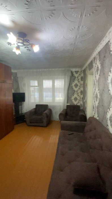 Срочно 2 хонали квартира сотилади  №396