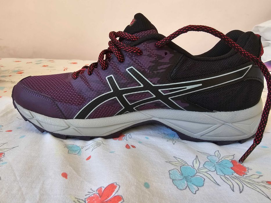 Asics-Женски Маратонки(НОВИ)