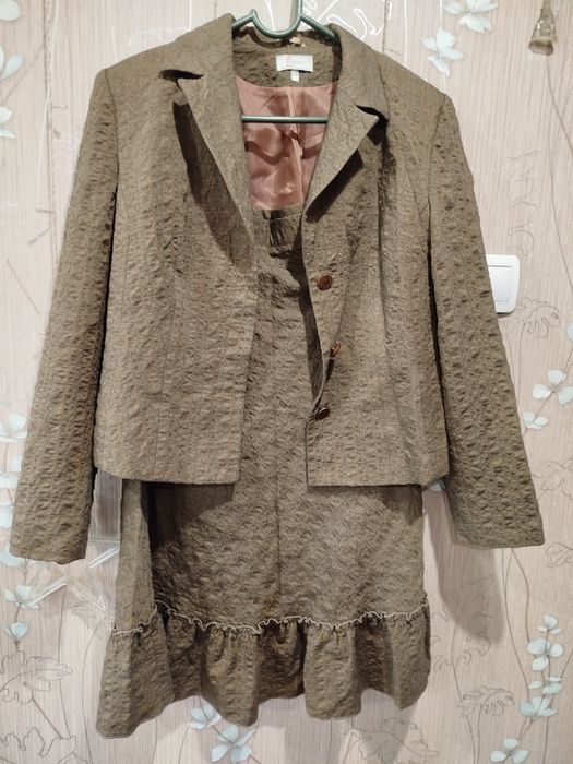 Платье б/у в хорошем состоянии