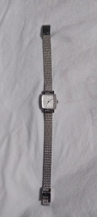 Жен часы Tissot Lovely Square