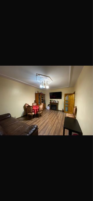 Apartament 4 camere+curte individuala
