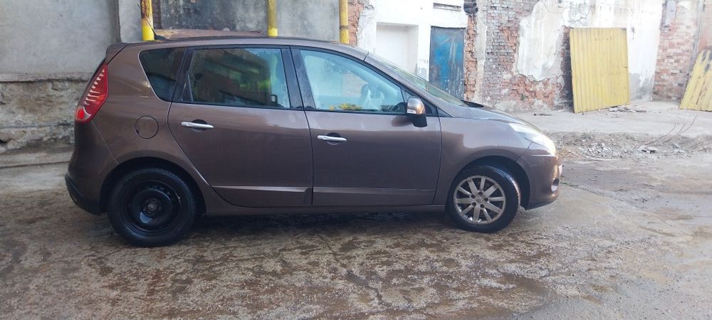 Vand  schimb Renault Scenic 3 cu bascula 3.5 t