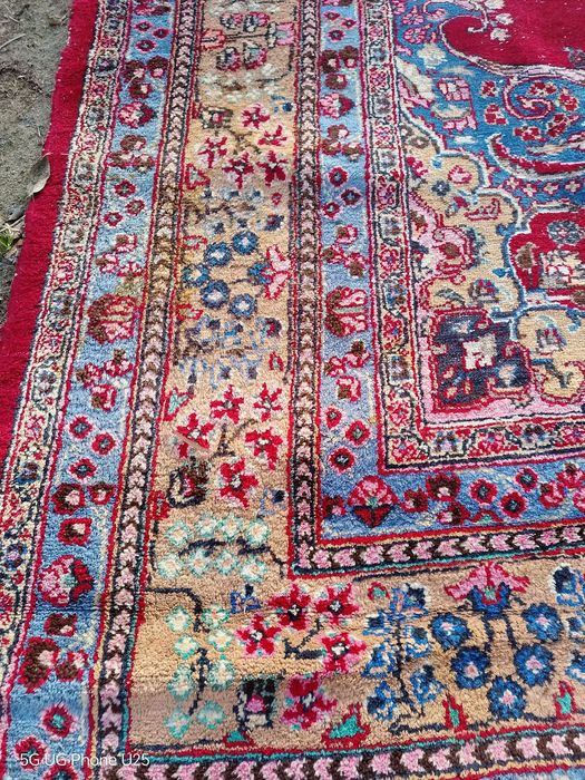 Ръчно тъкан килим