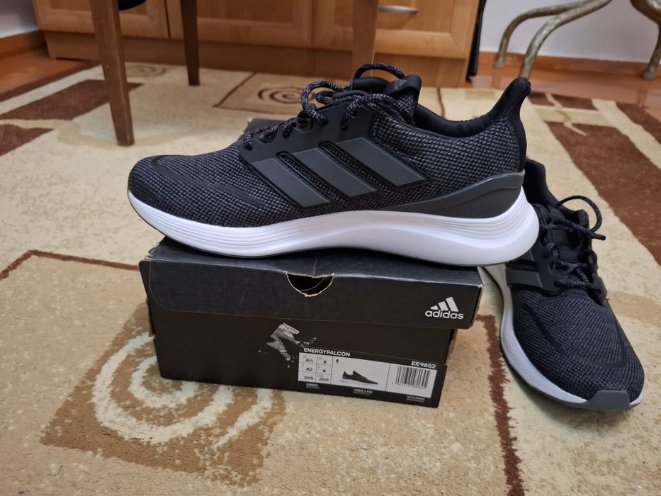 Продам кросовки Адидас оригинал