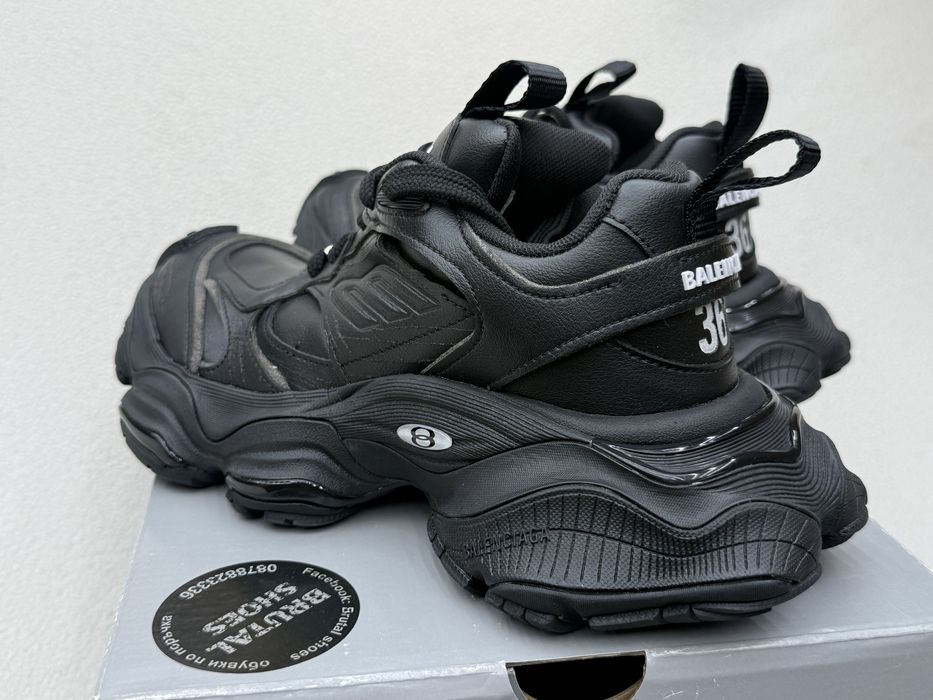 Balenciaga cargo 2026