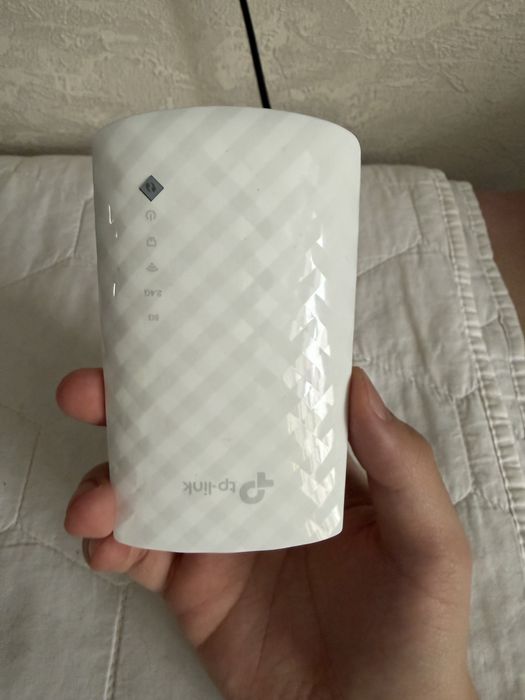 Продам усиливатель сигнала Wi-Fi.