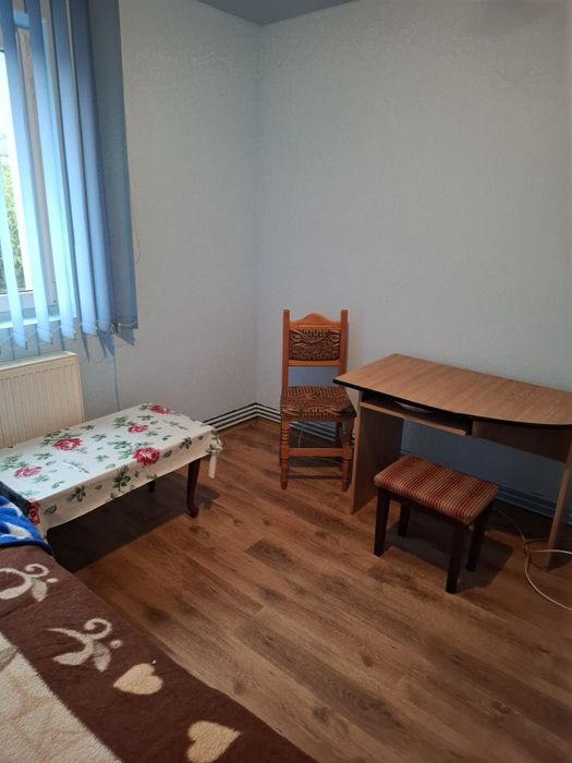 Vând apartament decomandat Titu