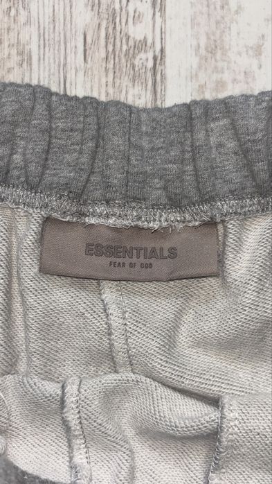 Eseentials FOG Анцунг