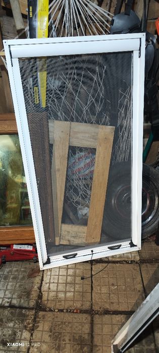 Ролетен комарник