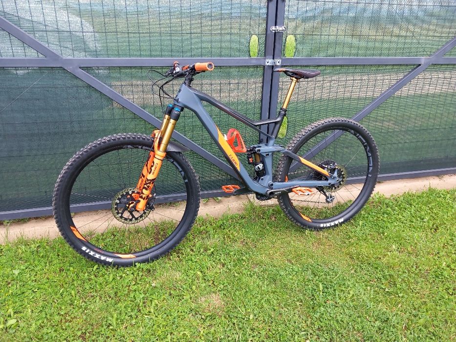 Vând  bicicletă Cube Stereo 150