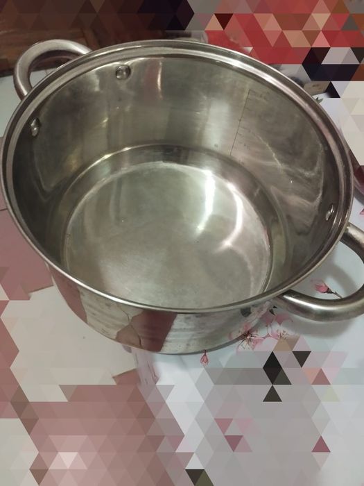 Продам кастрюльку 5 литров нержавейка