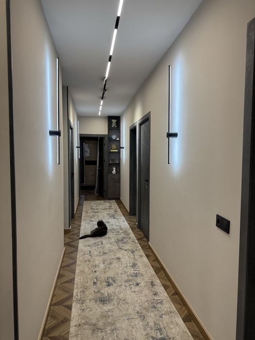 Продаётся 5 ти комнатная квартира в городе Зарафшан