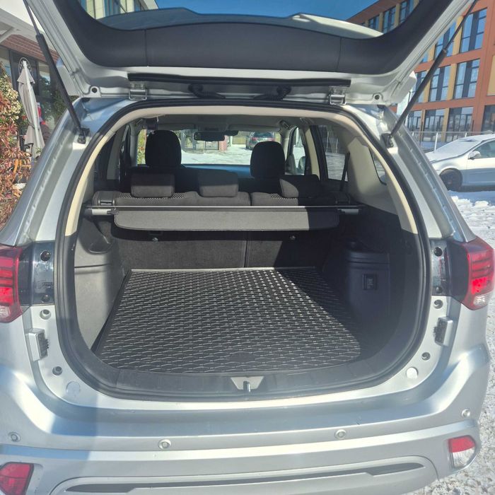 Mitsubishi Outlander 4x4 Electric benzin PHEV 2019