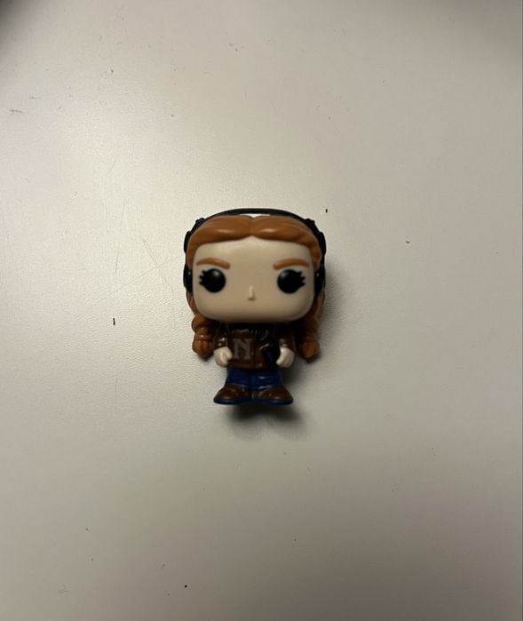 Kinder Joy  фигурка Макс от Stranger things