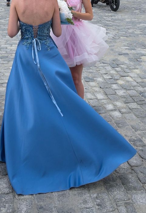 Бална рокля с корсет