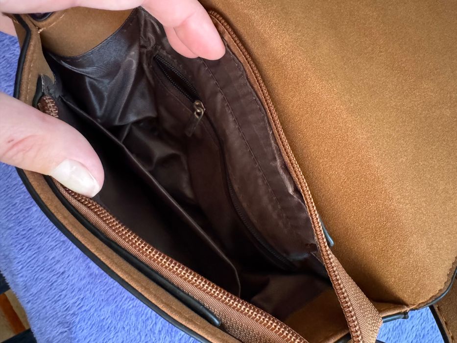 Adidas спортна чанта през рамо/ малка велурена чанта в кафяв цвят