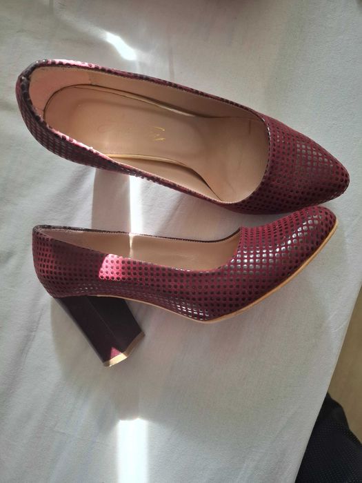 Обувки дамски  36,5 цвят бургунди