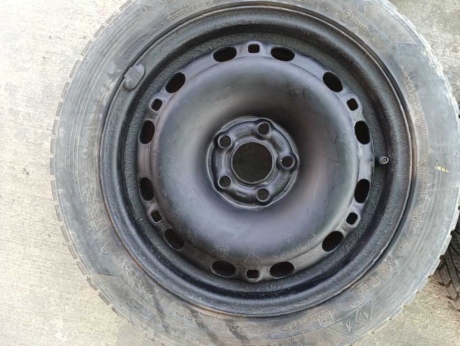 Джанти с гуми 15 цола 5х100 ЕТ43 за Ауди, VW. Шкода, Сеат - 6Q0610027M