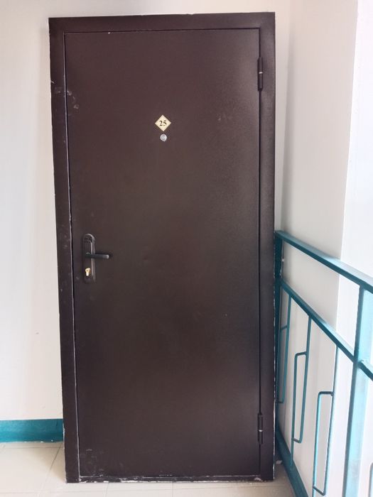 Продам Входную дверь недорого