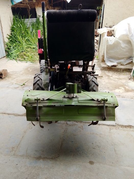 Zubr mototraktor obmen yòq