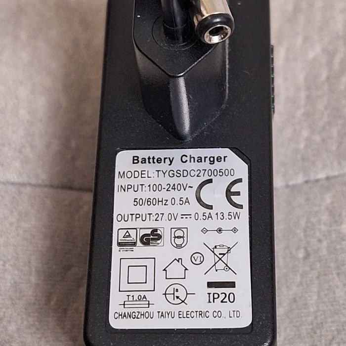 Адаптери-зарядни