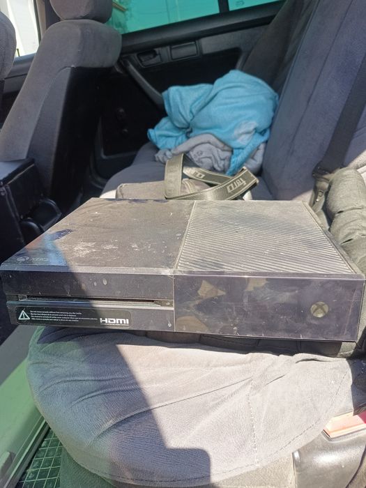 Продам Xbox в хорошем состоянии