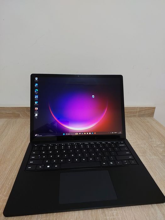 Microsoft surface laptop 5  16/512 ideal