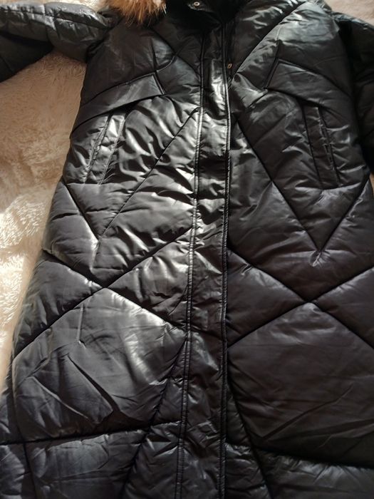 Продаю пуховик за 3000