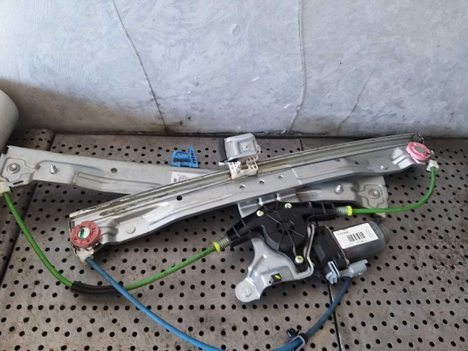 Macara motoras dreapta fata citroen c3 picasso sh 9672210680a