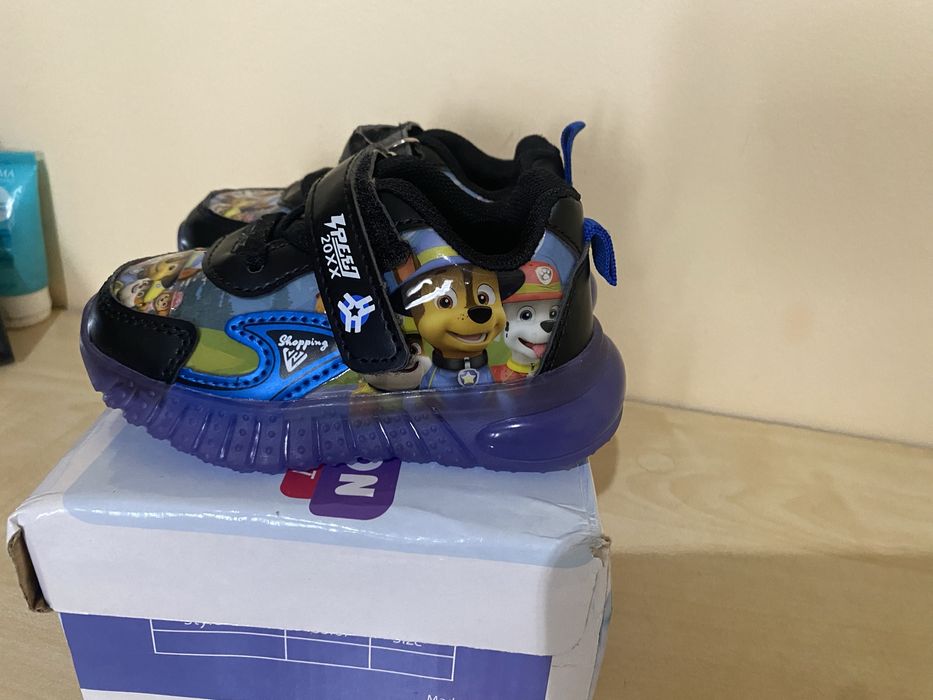 Нови светещи маратонки Пес патрул