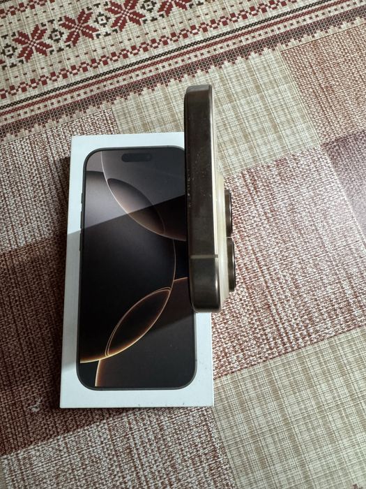 iPhone 16 Pro 256 GB с оставаща гаранция 17 месеца.