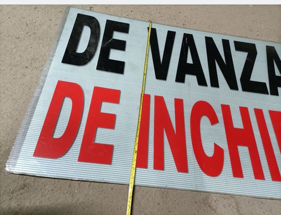 Panou publicitar din policarbonat 135/65 cm + - de 0,8 , accept schimb
