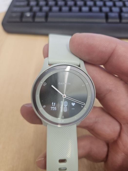 Smartwatch Garmin vívomove Sport – Aspect elegant, stare bună, cu accesorii originale