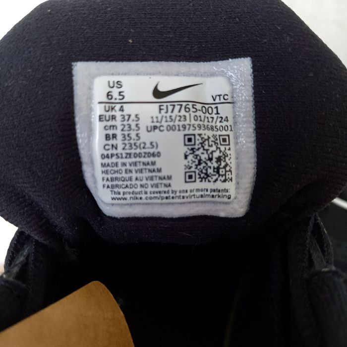 Продам кроссовки новые