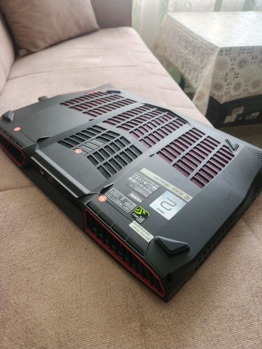 MSI TITAN gt73 _