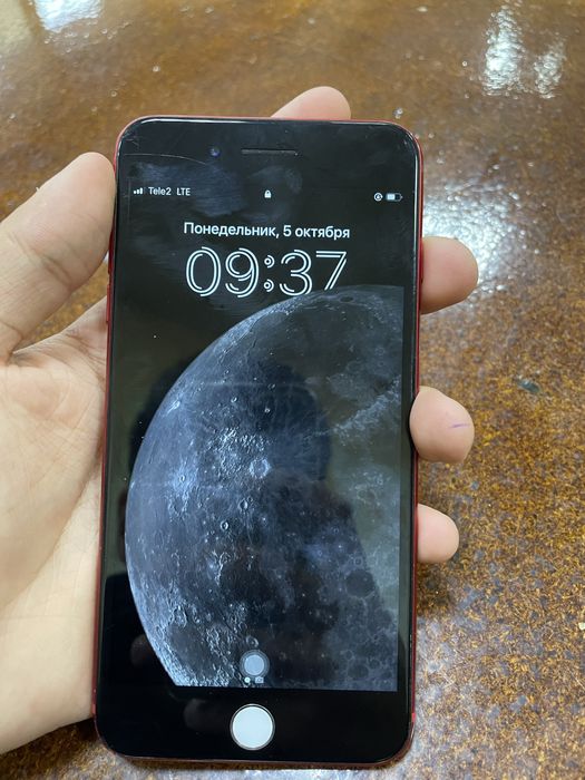 Продам айфон 8+ срочно