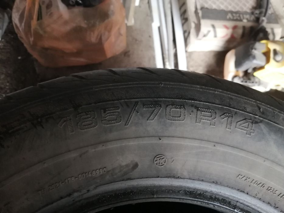 Продам 2 летние резины на 15