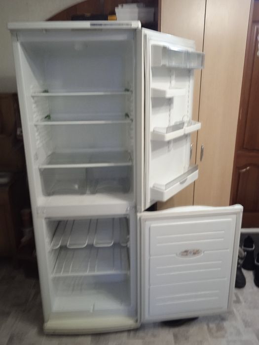 Продам холодильник Атлант