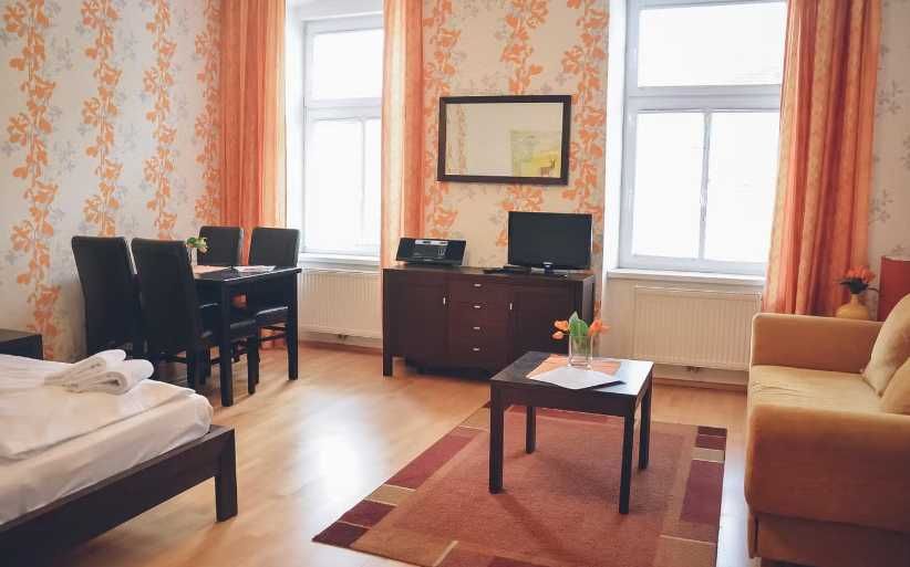 Дава се под наем Едностаен апартамент в Пловдив, Каменица 2 - 45 кв.м за 178.5 € - Снимка #1