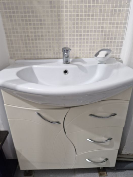 Продается прихожая  раковина