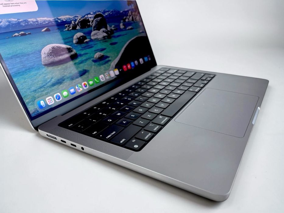 Apple MacBook Pro 14'' 2021 M1 PRO 16RAM 512SSD Перфектен! Гаранция!