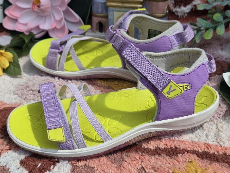 Keen сандали в лилаво N36