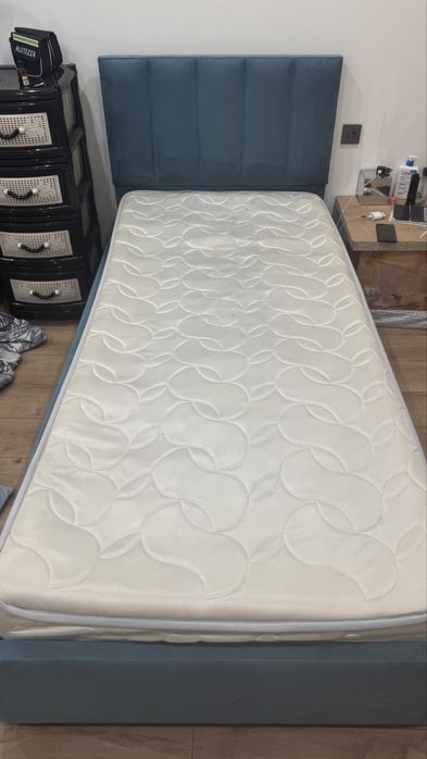 Кровать + матрас односпальная б/у