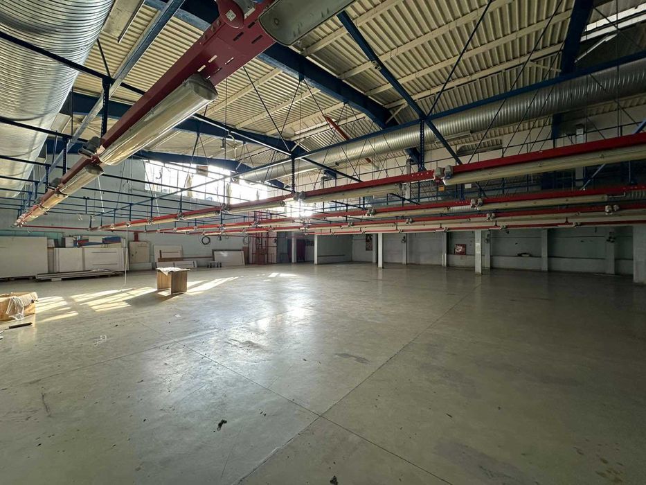 Дава се под наем Склад в Пловдив, Индустриална зона - Изток - 2400 кв.м за 11969.19 € - Снимка #3