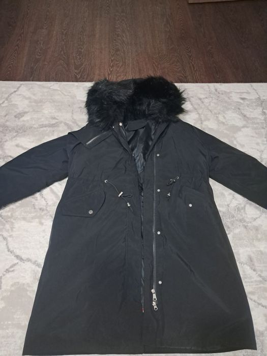 Продам куртки зимние.