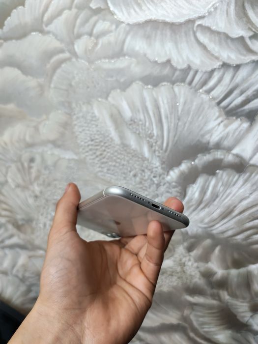 Iphone 11 ideal holatda