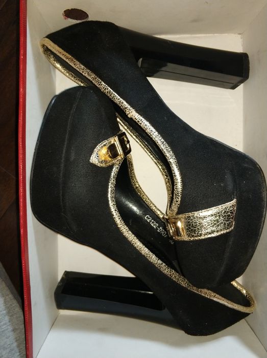 Продам черные/золотые туфли