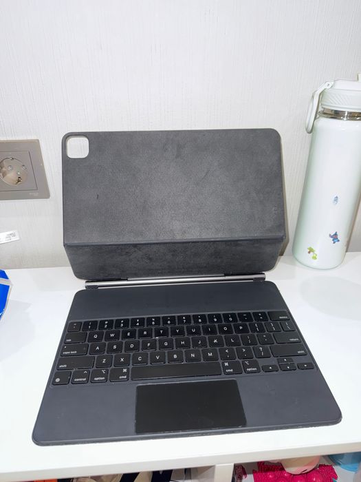 iPad Pro 12.9 (4th gen) + клавиатура