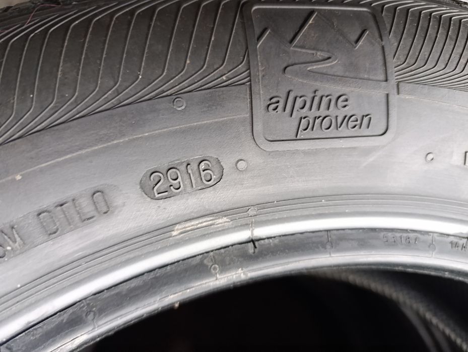 Anvelope de iarnă noi 215 60 16 Semperit